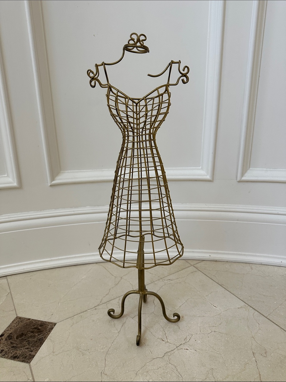 Decorative Gold Wire Dress Form Jewelry Stand